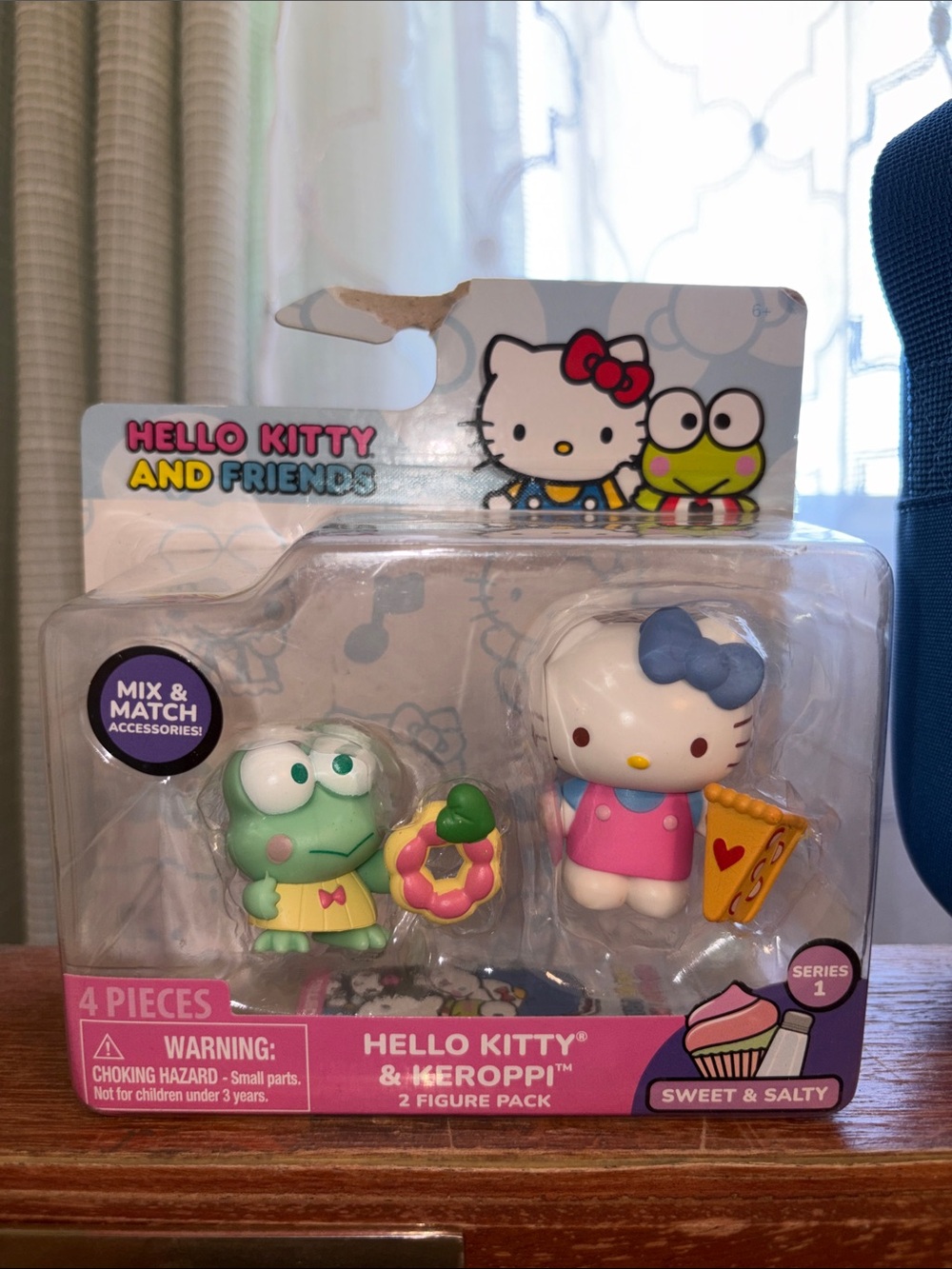 Hello Kitty & Keroppi Figure Set in White, Pink, Blue & Green